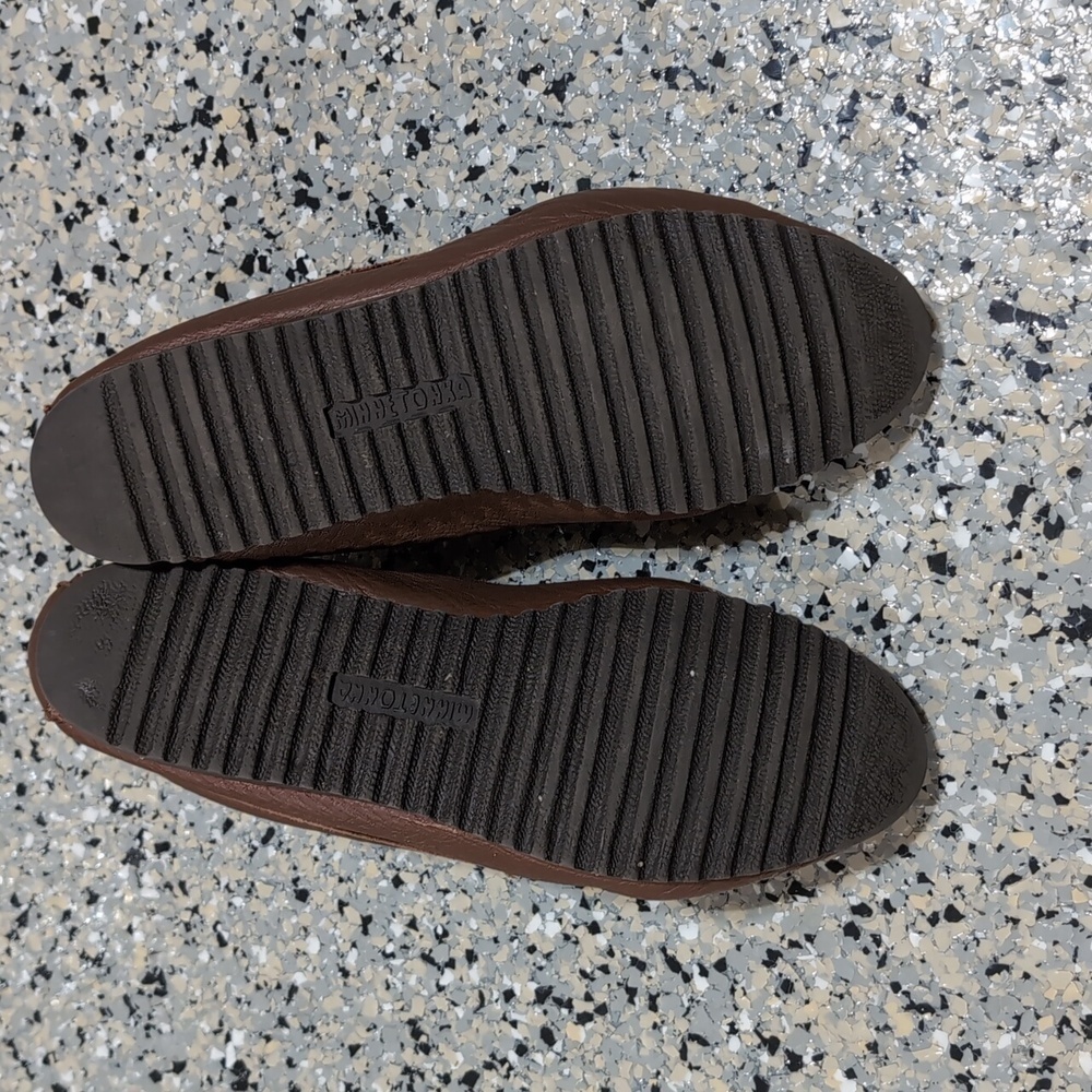 Minnetonka Moccasin Driving Shoe - Picture 4 of 6